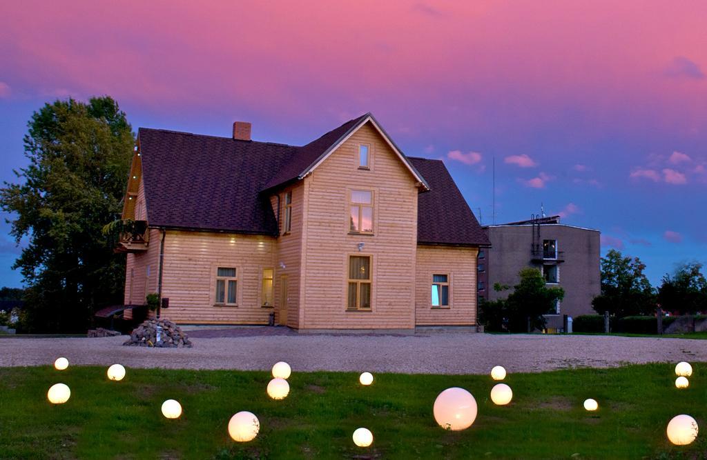 Hotel Viesu Maja Janis Madona Exterior foto