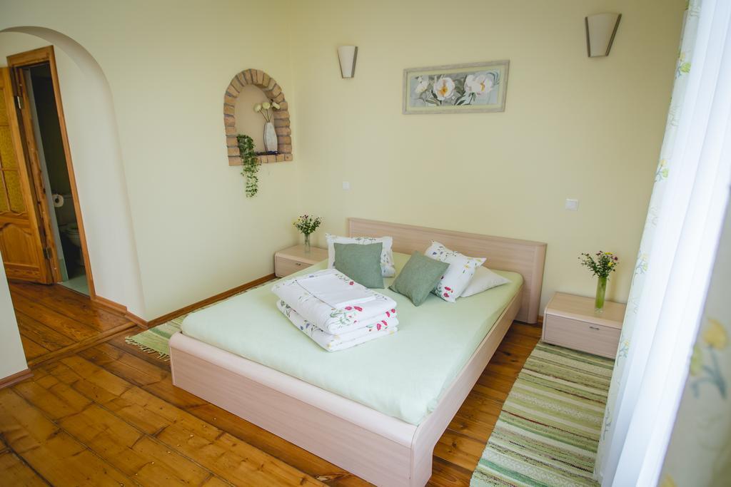 Hotel Viesu Maja Janis Madona Zimmer foto