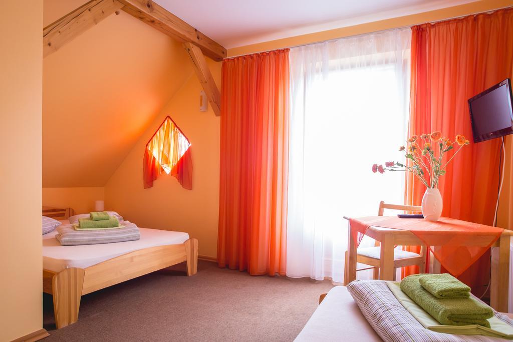 Hotel Viesu Maja Janis Madona Zimmer foto